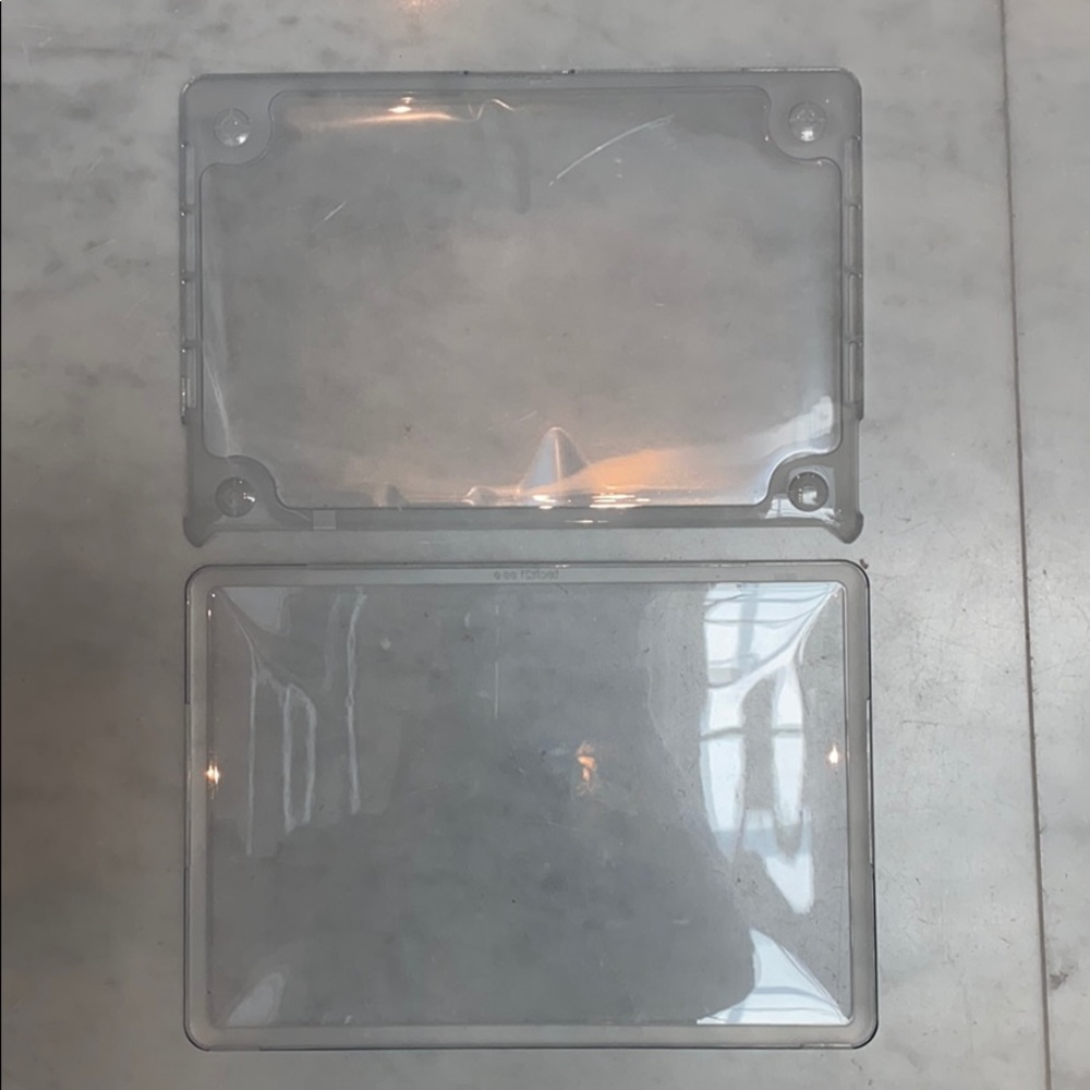 TECH21 8.5”x12” tech21 Pure Clear Laptop Case